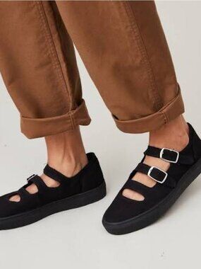Caron Callahan Simona Sneakers